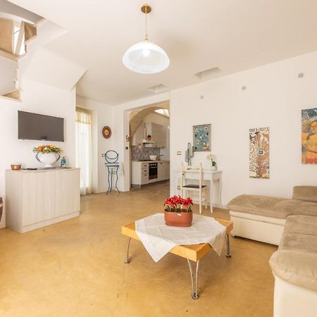 Dimora Il Castello Apartment Racale Ngoại thất bức ảnh